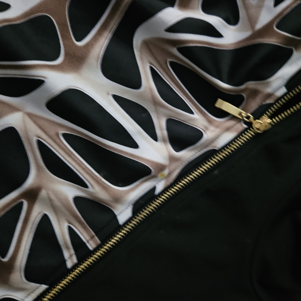 NWT Abstract top! - Picture 4 of 6